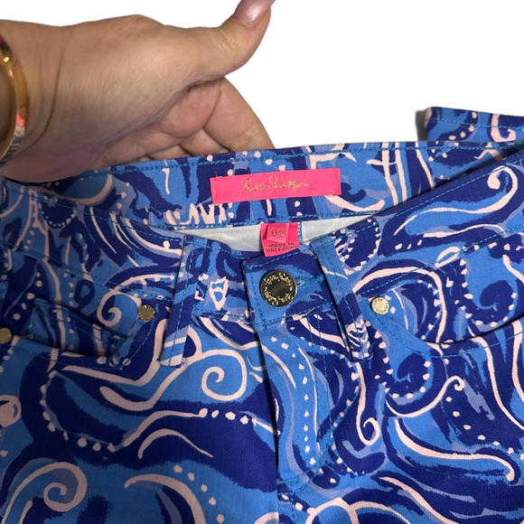 Lilly Pulitzer skinny jeans in size 00. Blue and white with gold hardware - Picture 2 of 16